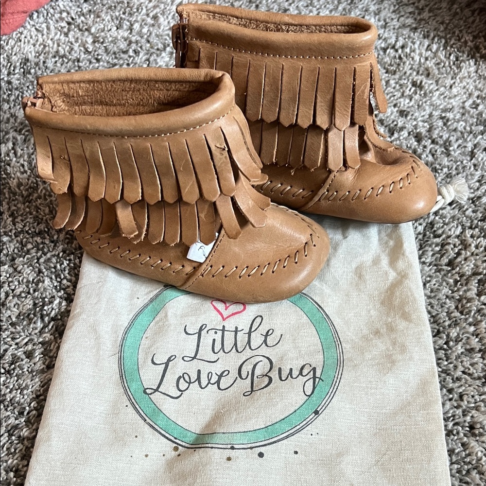 Little Love Bug Barefoot Fringe Baby Moccasins - Picture 2 of 8